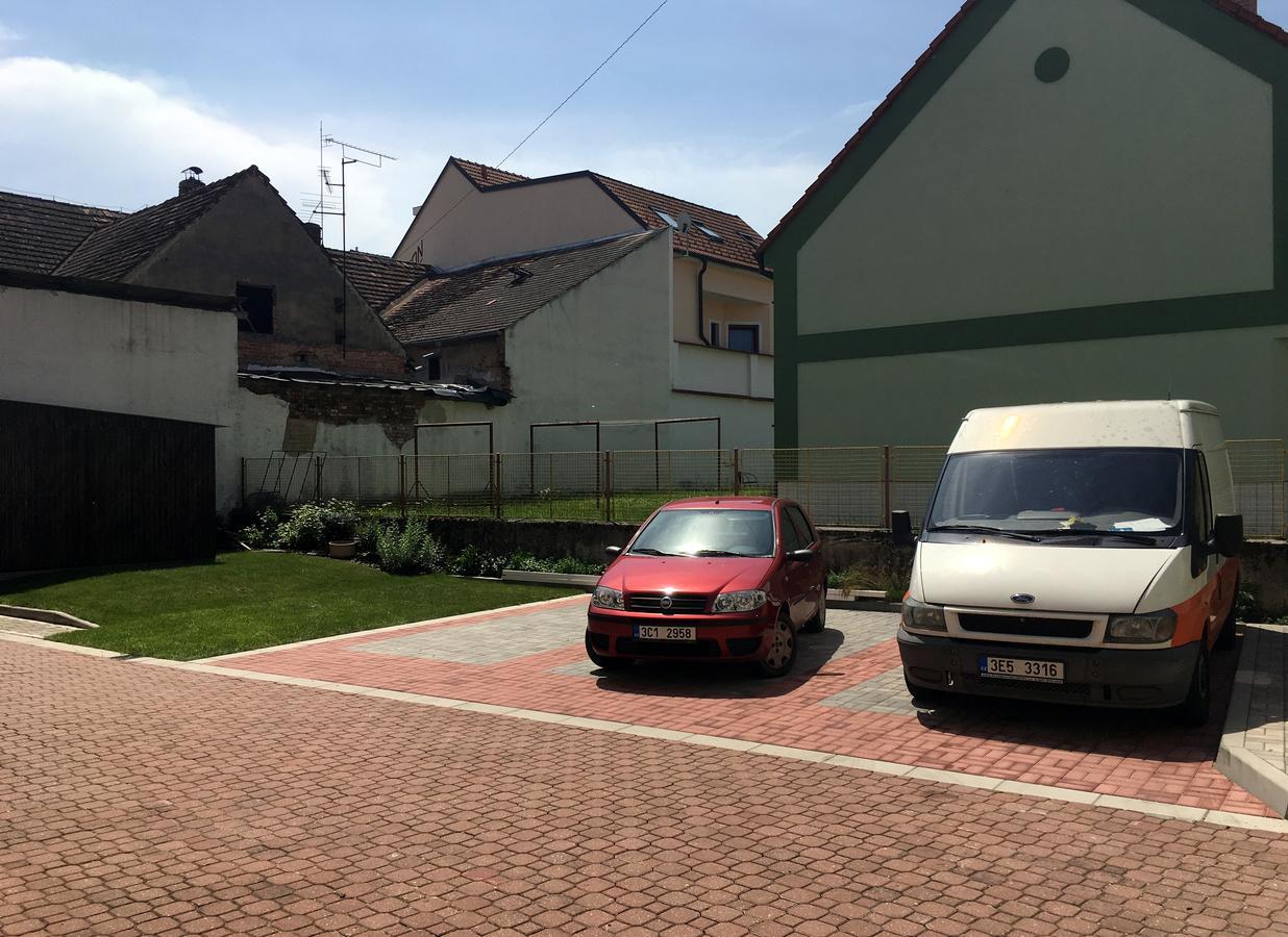 Apartmany Na Sadech Třeboň Exterior foto